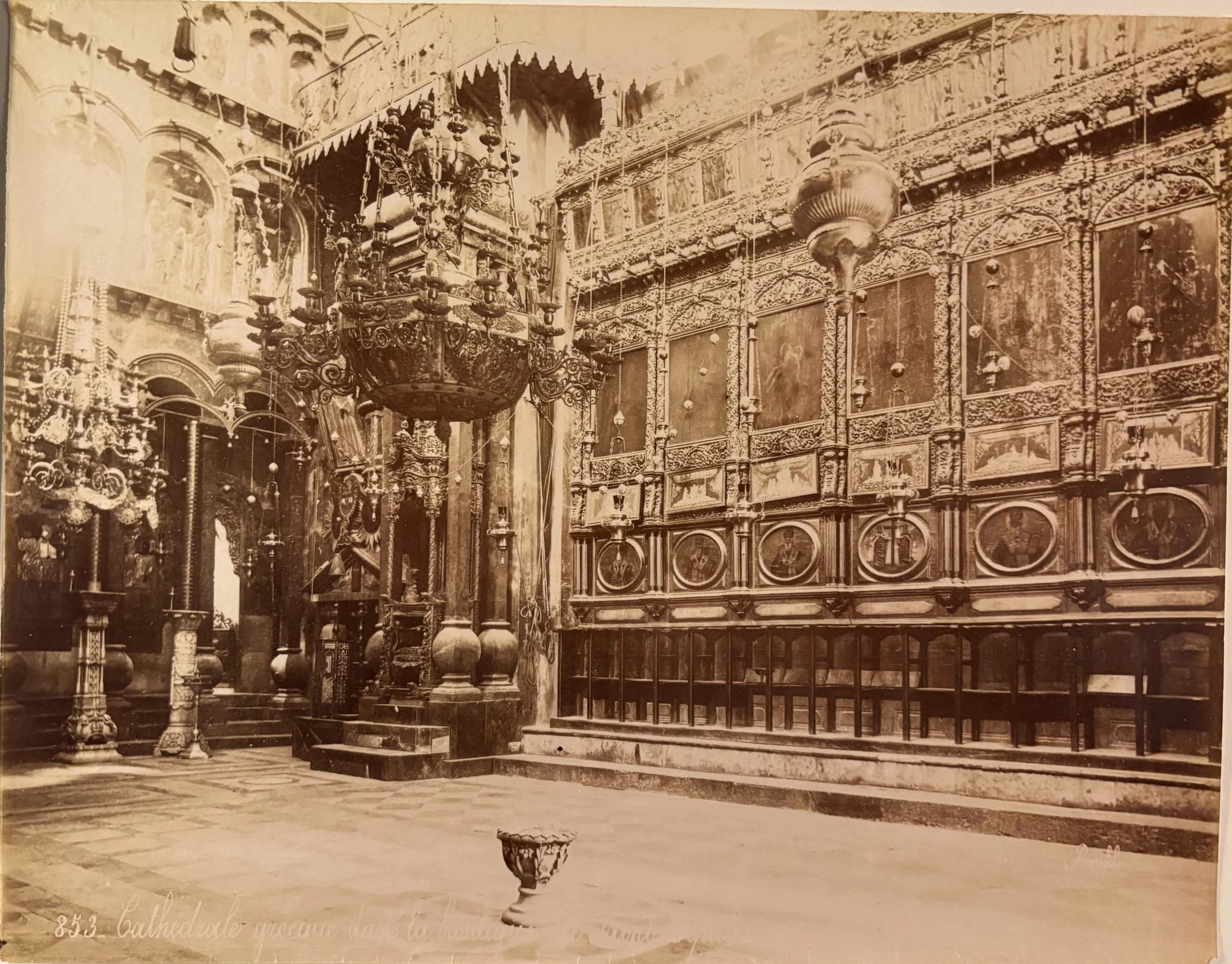 Cathédrale grecque dans la basilique du Saint-Sépulcre (Greek Cathedral in the Church of the Holy Sepulchre)