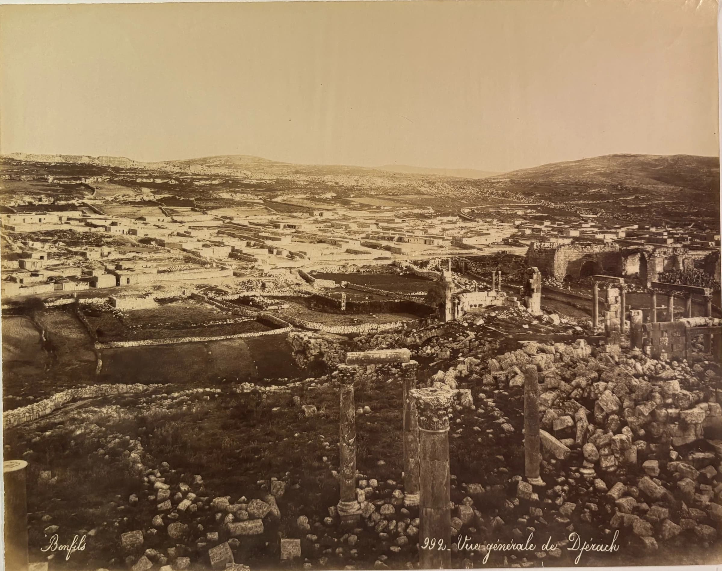 992. Vue générale de Djérach